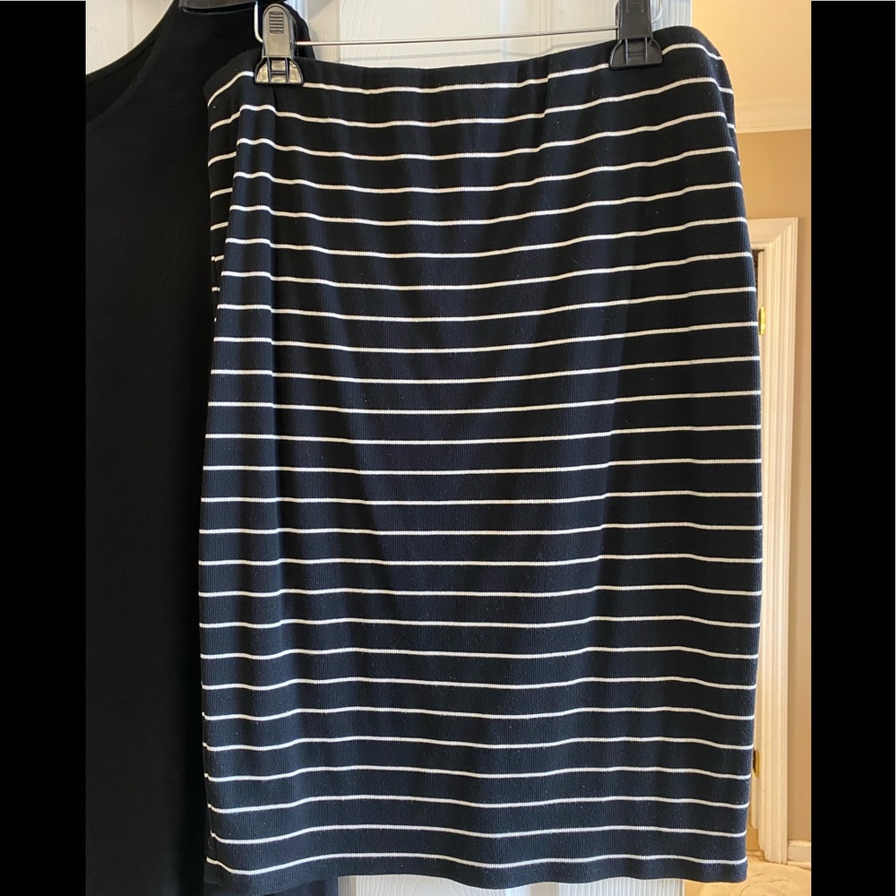 Vince Camuto Black pencil skirt